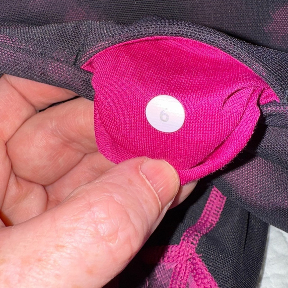 🖤 Lululemon Sweaty Endeavor Tight
Blooming Pixie Raspberry Black / Black - Picture 9 of 15